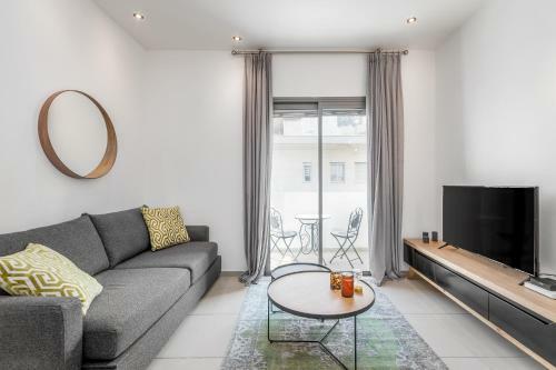 Apartamento Ben Gurion Area - Modern 2 Bdr With Balcony