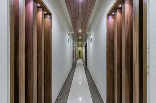 Capital O 10749 Hotel Neelkanth Bliss