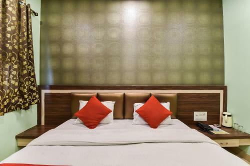 Oyo 19832 Hotel New Mahatma