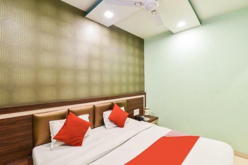 Oyo 19832 Hotel New Mahatma