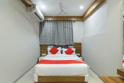 Oyo 69353 Hotel Madhav Villa
