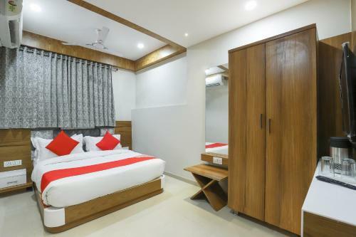Oyo 69353 Hotel Madhav Villa