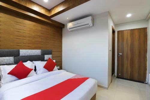Oyo 69353 Hotel Madhav Villa