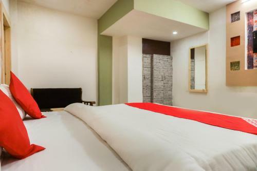 Hotel Oyo 69493 R S Stay