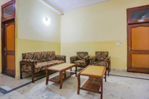 Hotel Oyo 75998 Shivani Banquet Hall
