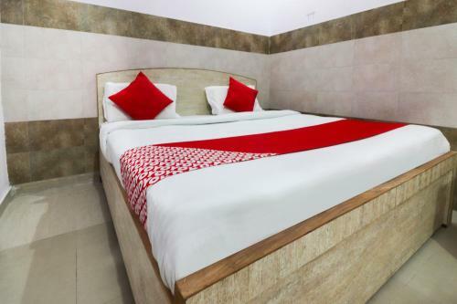 Hotel Oyo 49871 Geeta Palace