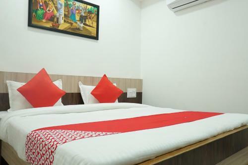 Oyo 30952 Hotel Om Sai Leela