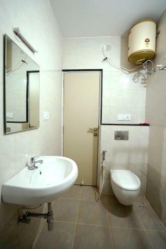 Castle Jp Service Apartments
