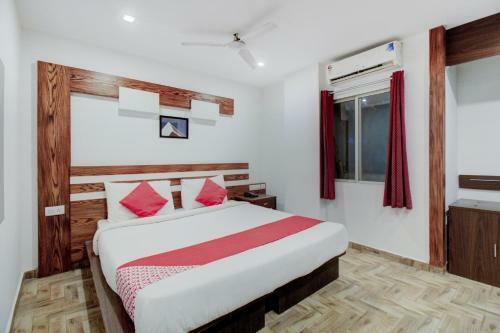 Hotel Oyo 76788 C Square Space