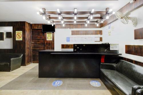 Hotel Oyo 76788 C Square Space