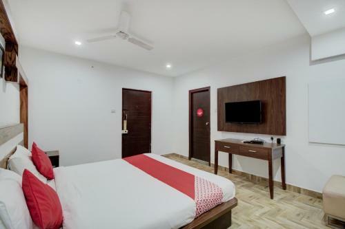 Hotel Oyo 76788 C Square Space