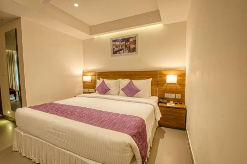 Lilac Hotel, 5th Block
