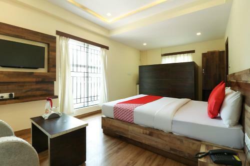 Hotel Oyo 36197 Royal Wood