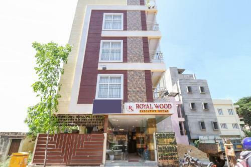 Hotel Oyo 36197 Royal Wood