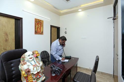 Capital O 16639 Hotel Shri Pushpraj