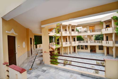 Hotel Pride Kadamb Kunj Resort Bharatpur