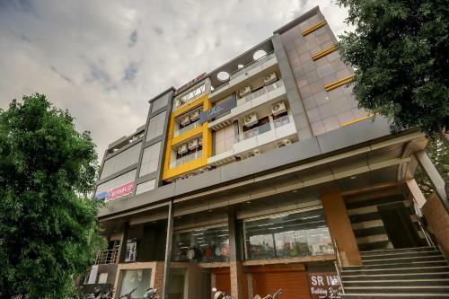 Hotel Collection O 45853 Sr Inn Awas Vikas