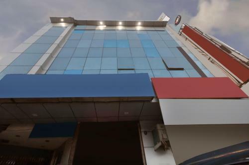 Oyo 77158 Hotel Swastik Palace