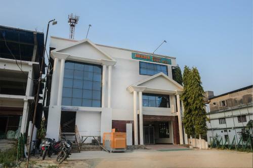 Hotel Oyo 26866 Megha Resort