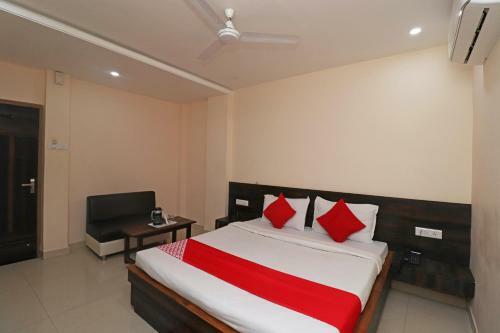 Capital O 30234 Hotel Shri Sai Amrit