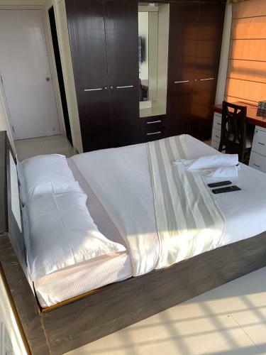Hostal Comfortable & Relaxing Stay In Bandra East