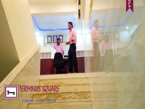 Hostal Hotel Terminus Square