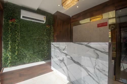 Oyo 41605 Hotel Prince Palace