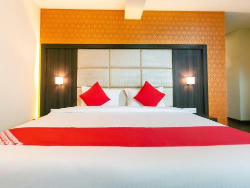 Oyo 36215 Hotel Pearl Residency
