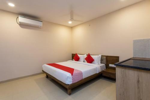 Oyo Flagship 76610 Hotel Grandeur