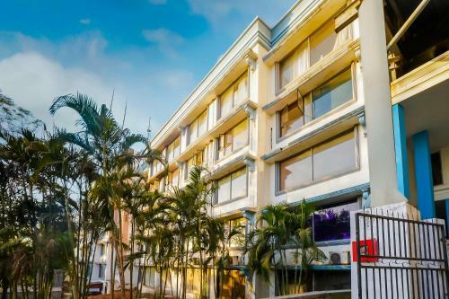 Hotel Oyo 40027 Royal Palms Shared Serviced Apartment