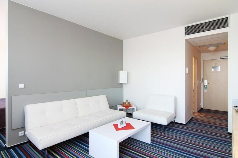 Hotel Holiday Inn Prague Airport
