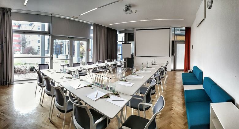 Hotel Holiday Inn Prague Airport