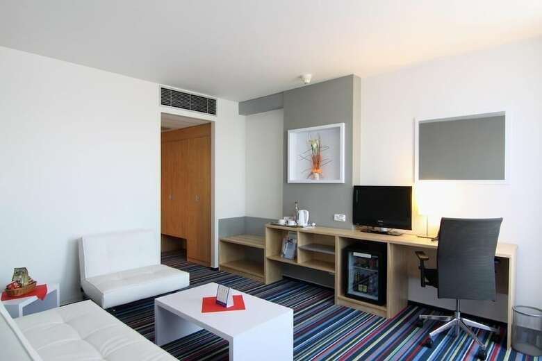 Hotel Holiday Inn Prague Airport