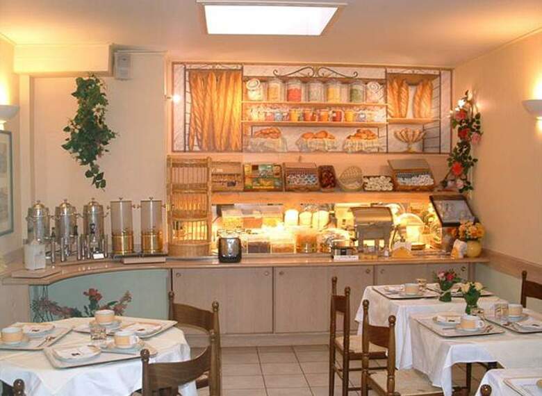 Comfort Hotel Nation P�re Lachaise