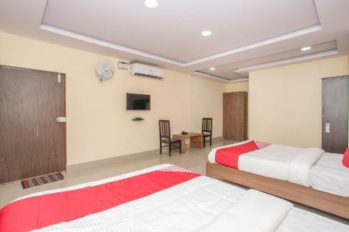Hotel Oyo 15818 Om Sai Residency