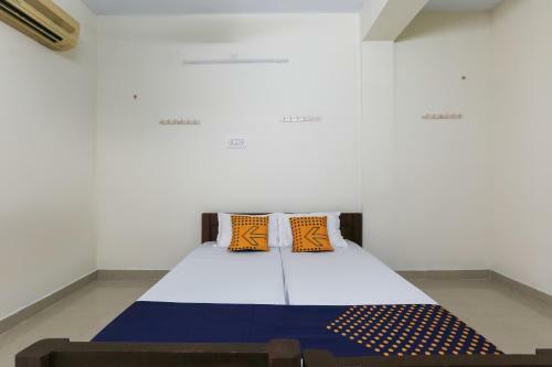 Hotel Spot On 63050 Kag Rooms