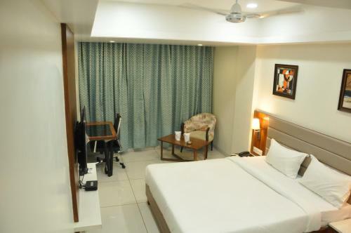 Hotel Sapphire Inn
