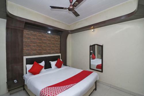 Oyo 40857 Sri Ram Hotel & Restaurant