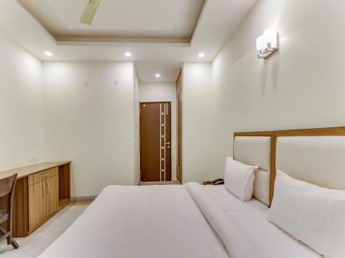 Hotel Oyo 78560 Collection O Siris Road Dlf Phase 3