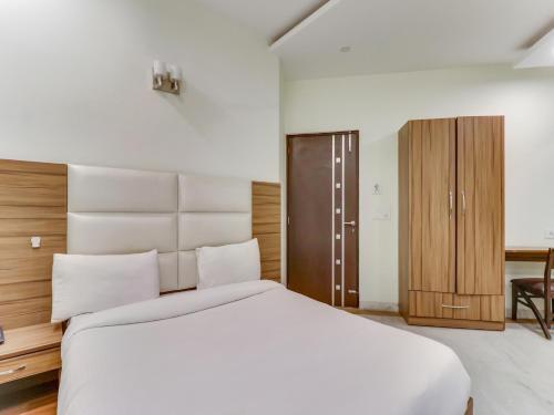 Hotel Oyo 78560 Collection O Siris Road Dlf Phase 3