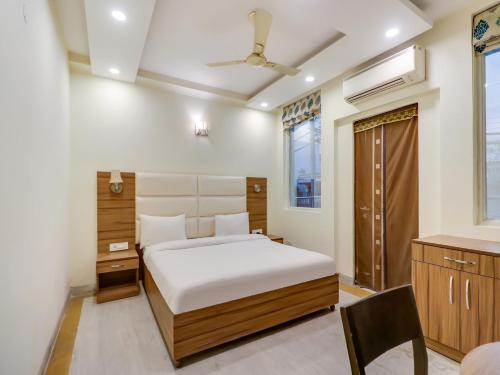 Hotel Oyo 78560 Collection O Siris Road Dlf Phase 3