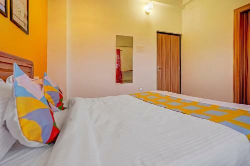 Hostal Oyo Home 66703 Hotel Fort Inn