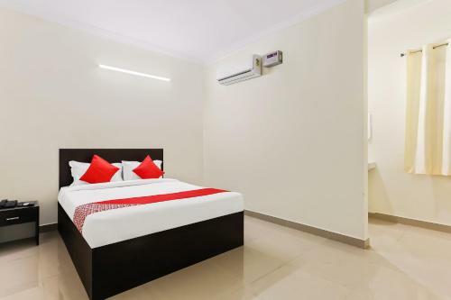 Hotel Oyo 35467 Shiridi Residency