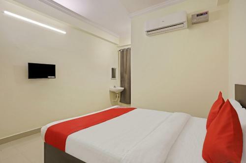 Hotel Oyo 35467 Shiridi Residency
