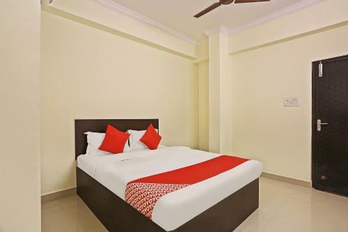 Hotel Oyo 35467 Shiridi Residency