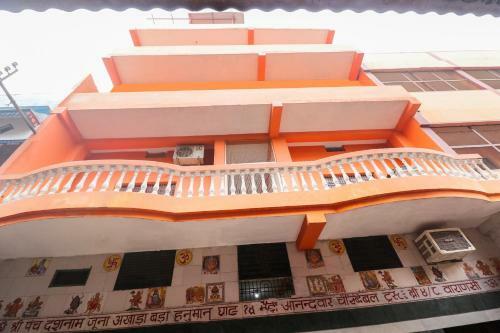 Hotel Oyo 35467 Shiridi Residency