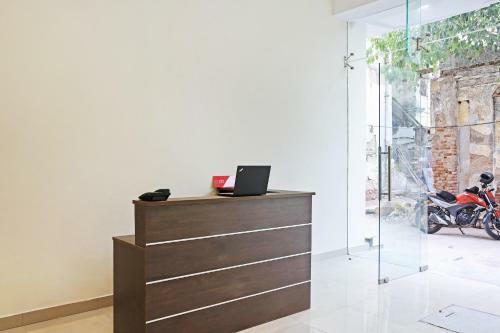 Hotel Oyo 35467 Shiridi Residency