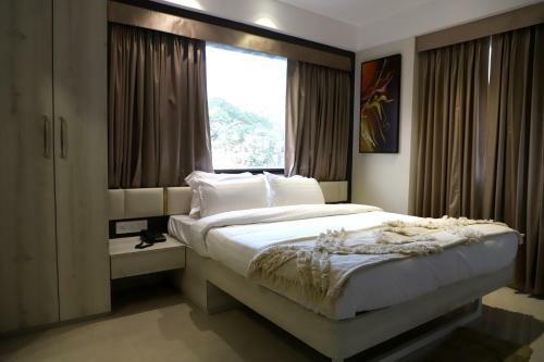 Hotel Grand Girdhar
