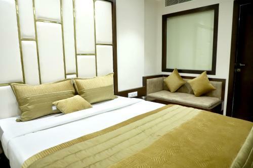 Hotel Grand Girdhar
