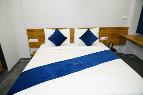 Hotel Cherry Stay Hello Homz Luxuria